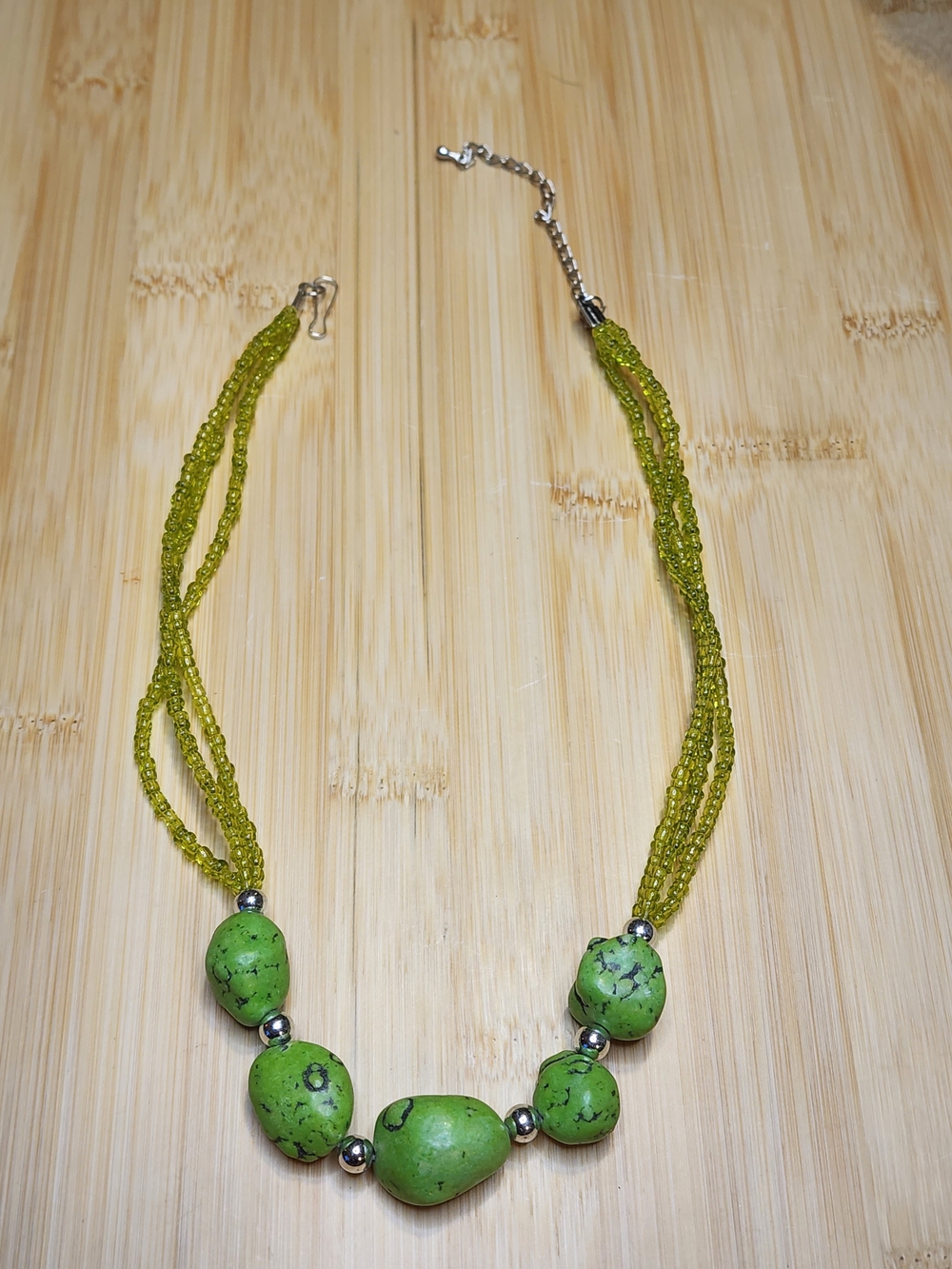 17in To 21in Adj Green Stone Beaded Statement Necklace 0624